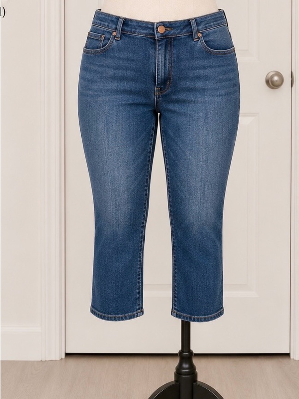 Women's Cropped Mid-Rise Blue Denim Jeans
